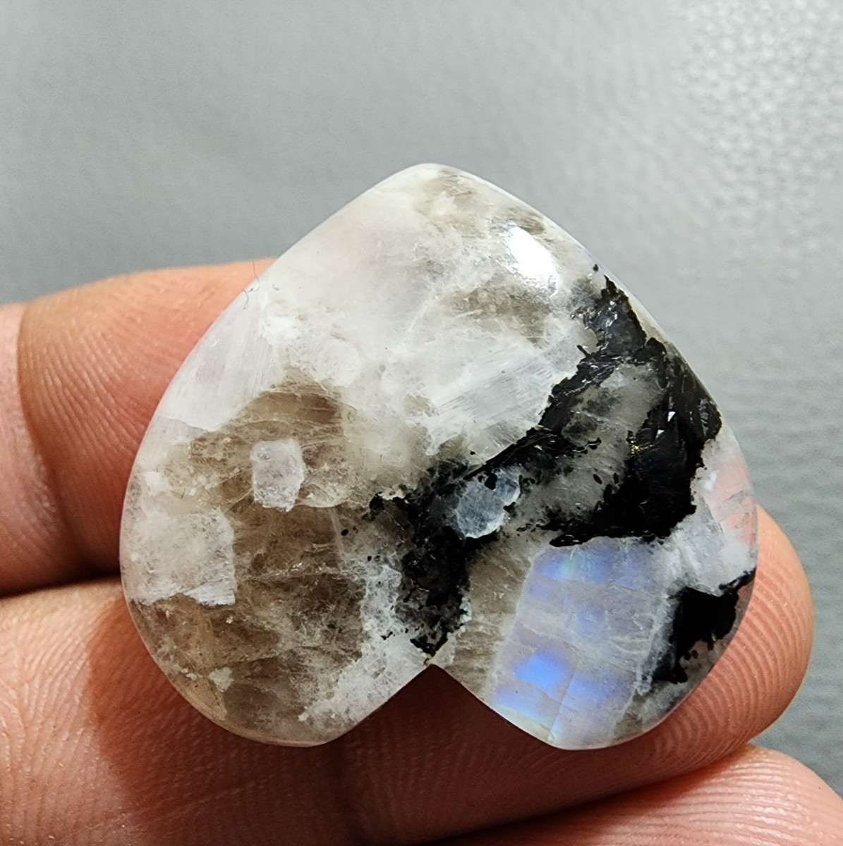 41 Crt Glowing White Rainbow Moonstone Cabochon Heart Shape Jewelry For Pendant