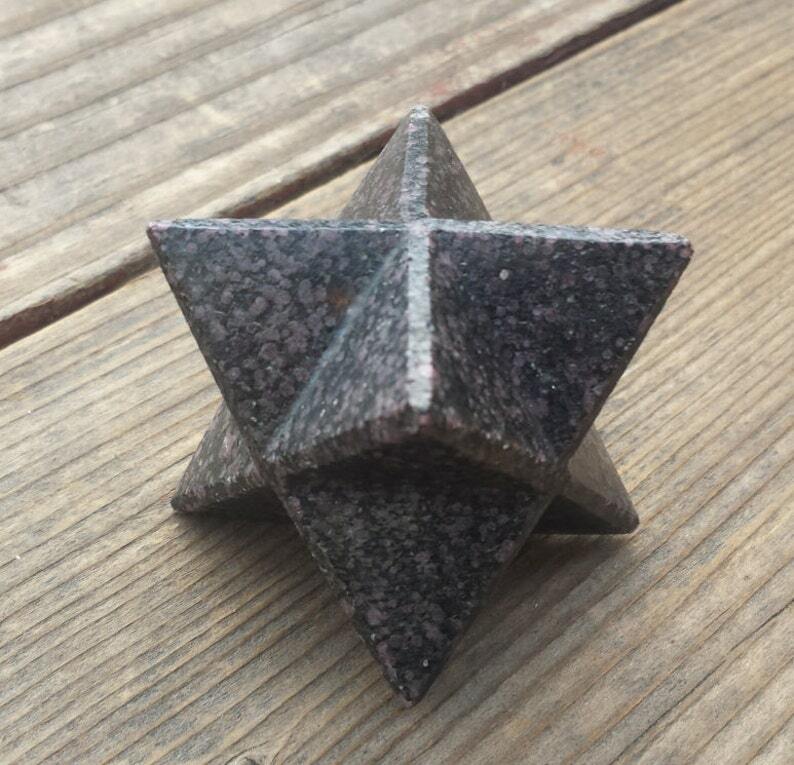 LARGE (50mm) GARNET IN TOURMAILINE GEMSTONE MERKABA STAR (ONE) – BUY IT NOW
