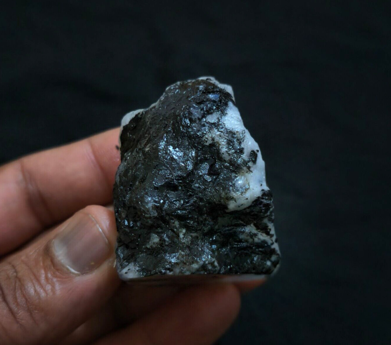 Attractive Rainbow Moonstone Raw 502 Crt Moonstone Rough Gemstone For Jewelry