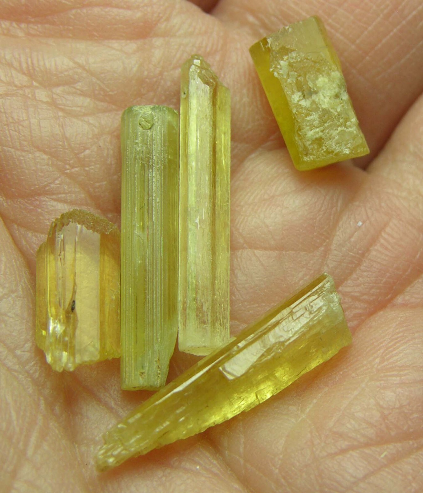 15.65ct Pakistan 5 Pcs Beryl Heliodor Crystals 3.10g 11mm to 23mm