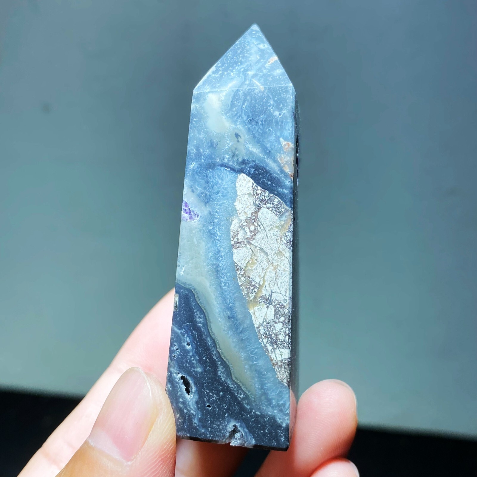 Natural Purple Fluorite Agate Crystal Point Healing Glow Under UV Light C644