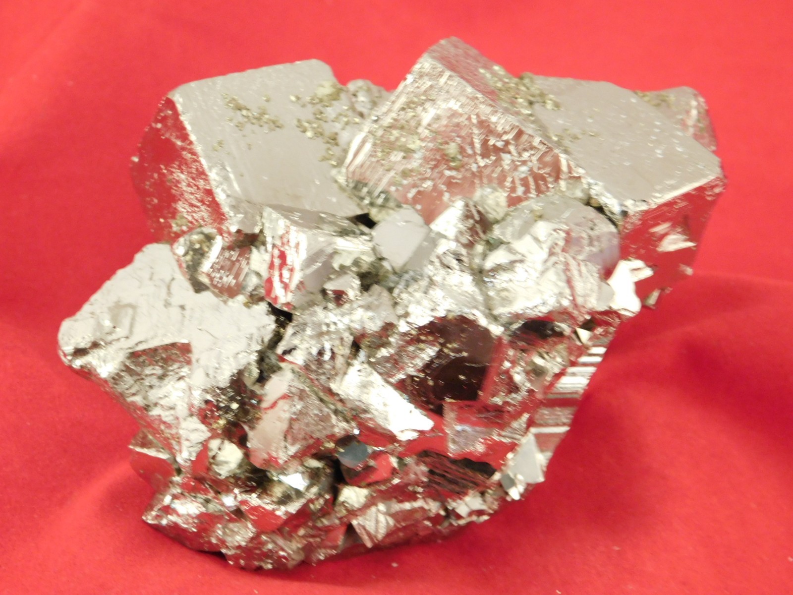 Big! 100% natural PYRITE Crystal CUBE Cluster Huanzala Mine Peru 759gr