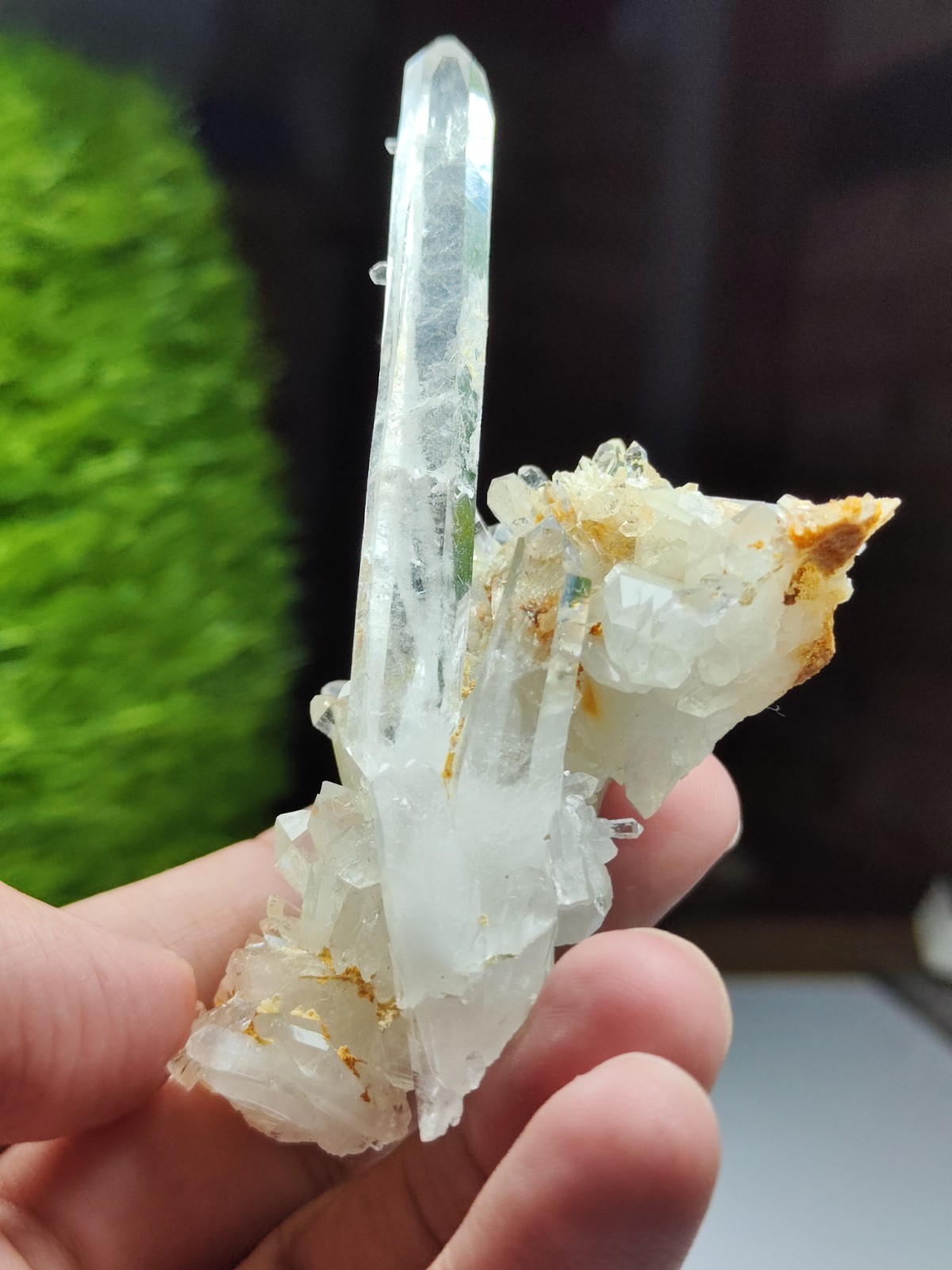 Faden Quartz Aesthetic Crystals On Matrix Having Perfect Growth & Lustre Pak.