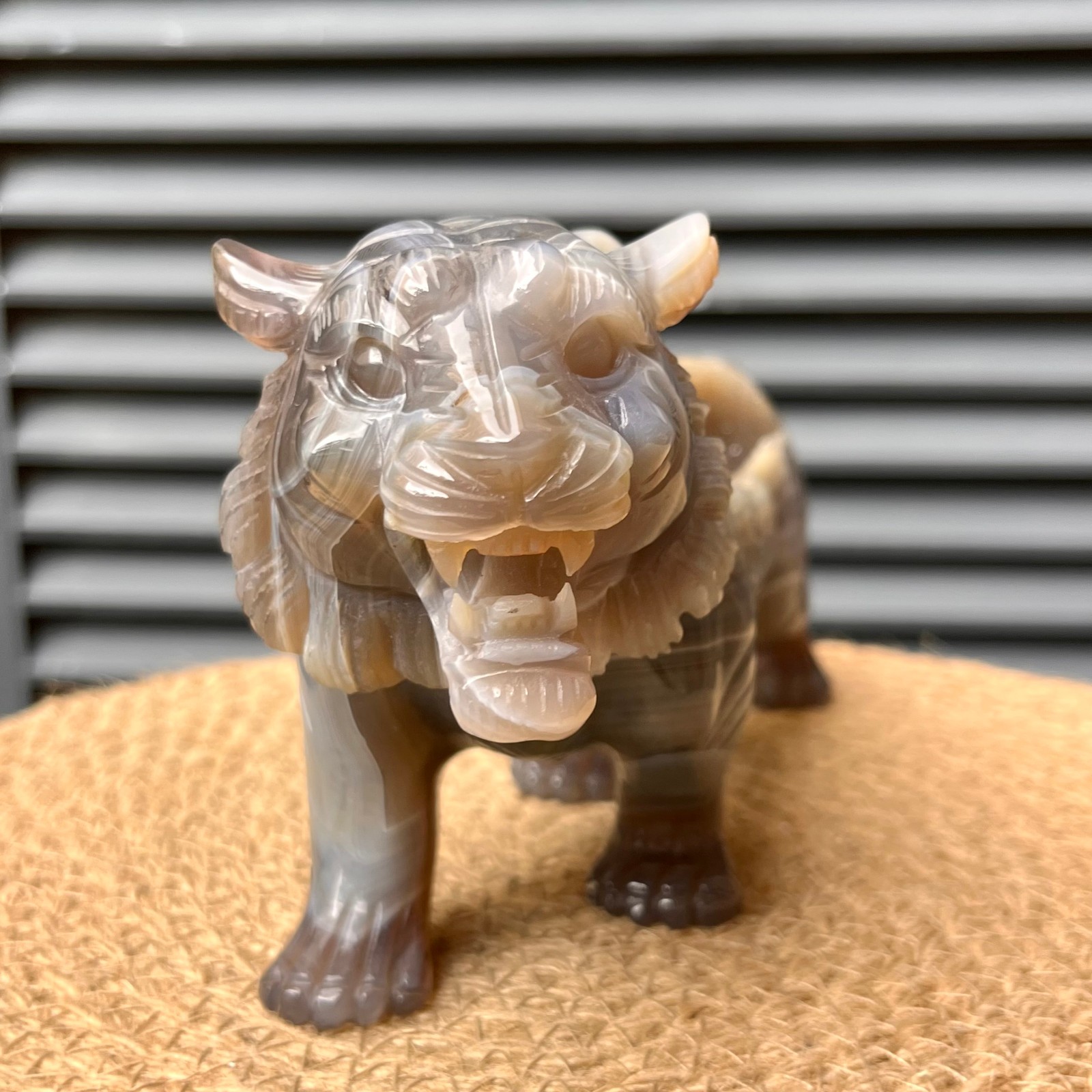 Natural Crystal Tiger Figurine Agate Animal Art Home Office Gift Decor 2.7 lb