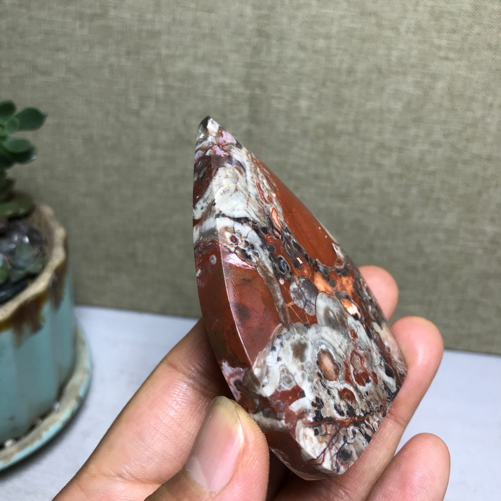 Natural Indonesian Bloodstone agate point leaf Crystal specimens 72g A5152