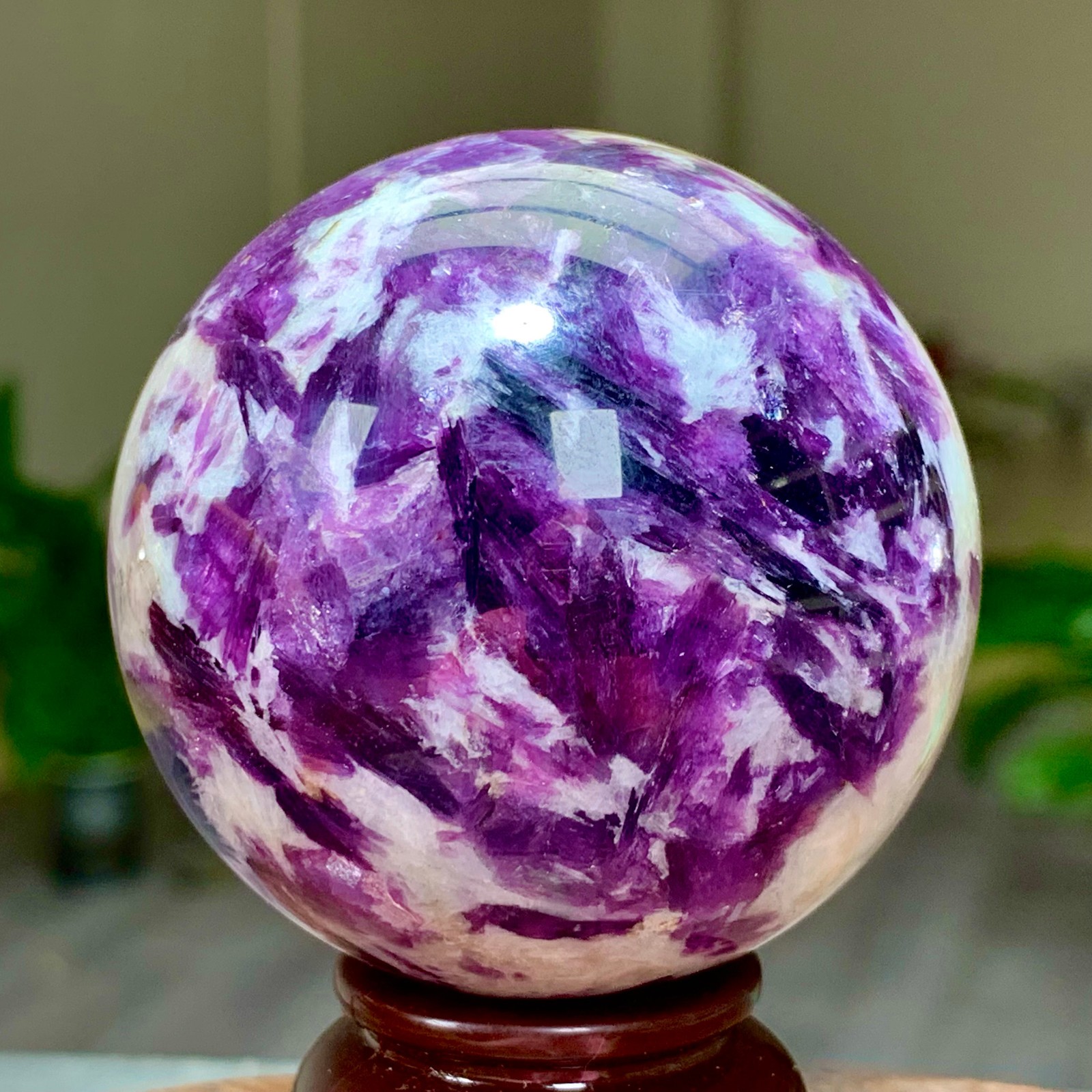 277G Natural Beautiful Purple Lithium Mica Crystal Spherical Mineral Sample