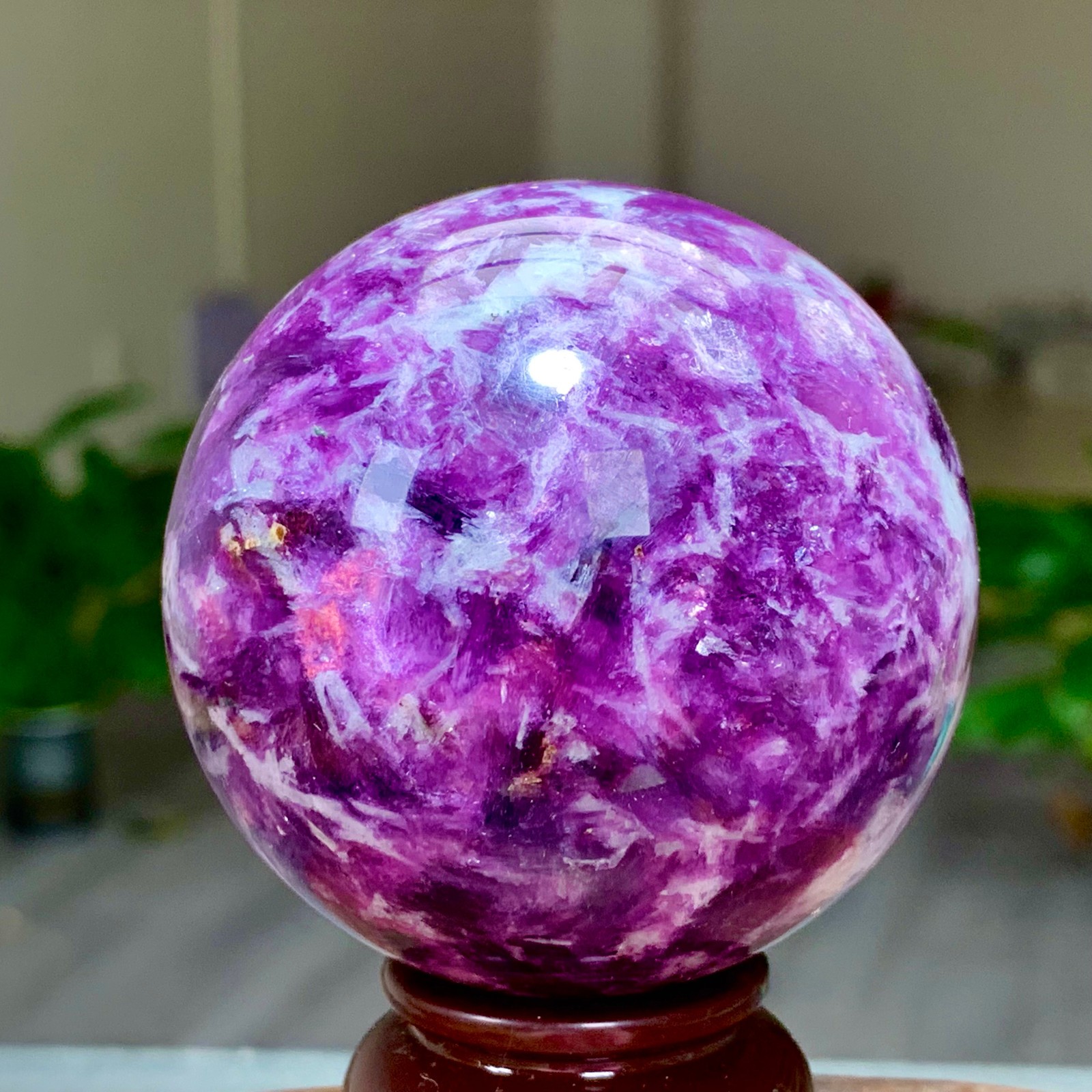 310G Natural Beautiful Purple Lithium Mica Crystal Spherical Mineral Sample