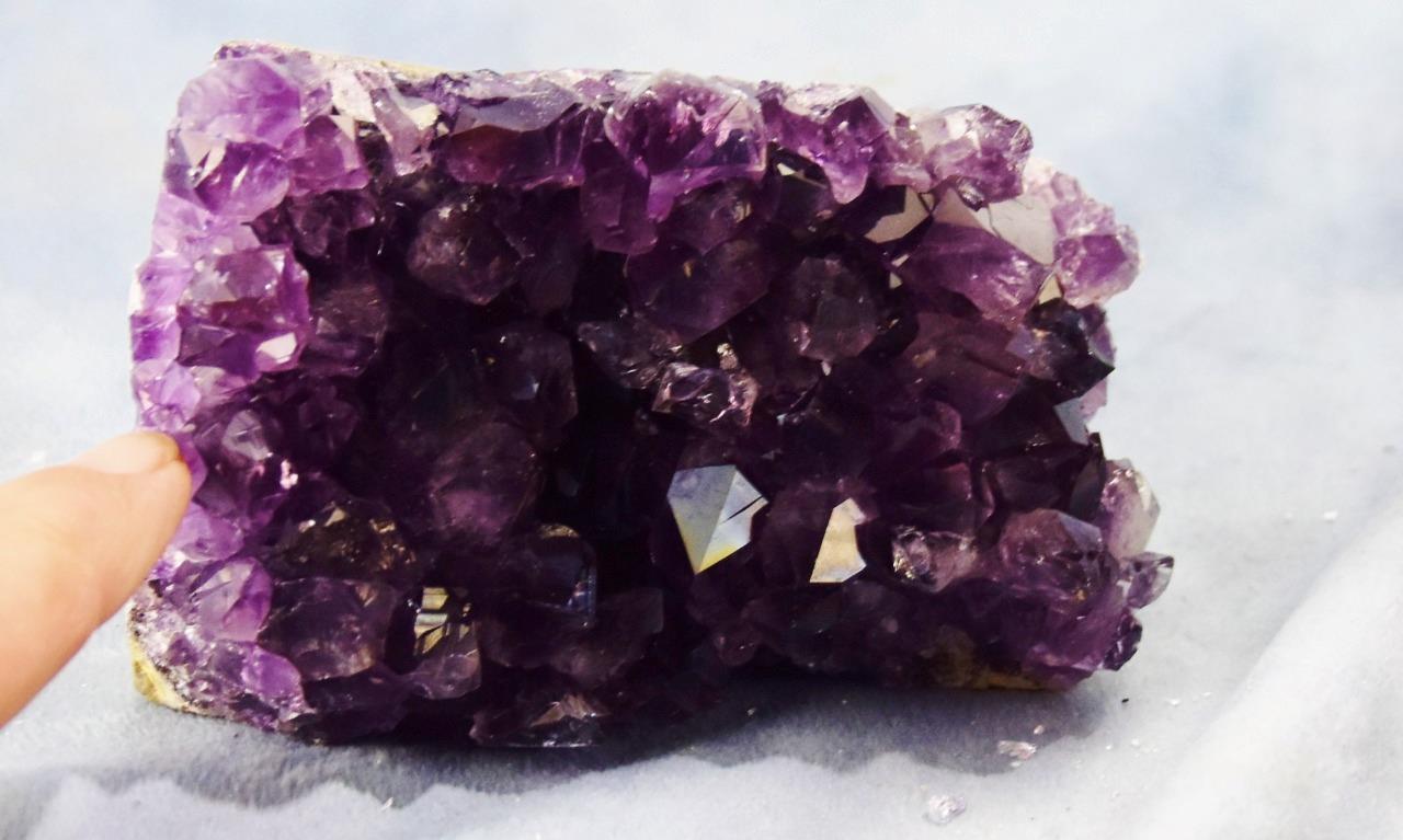 Super Purple Amethyst Geode Cathedral URUGUAY Flat Free Standing 114mm 4.5″ 228c