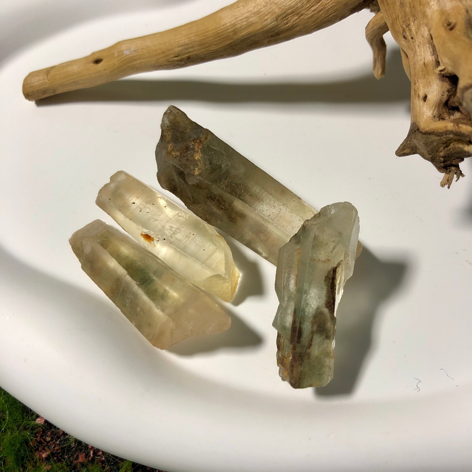 4x Brazil Ghost Phantom Quartz Crystal Energy Healing Chakras 40g 3.5-4.5cm