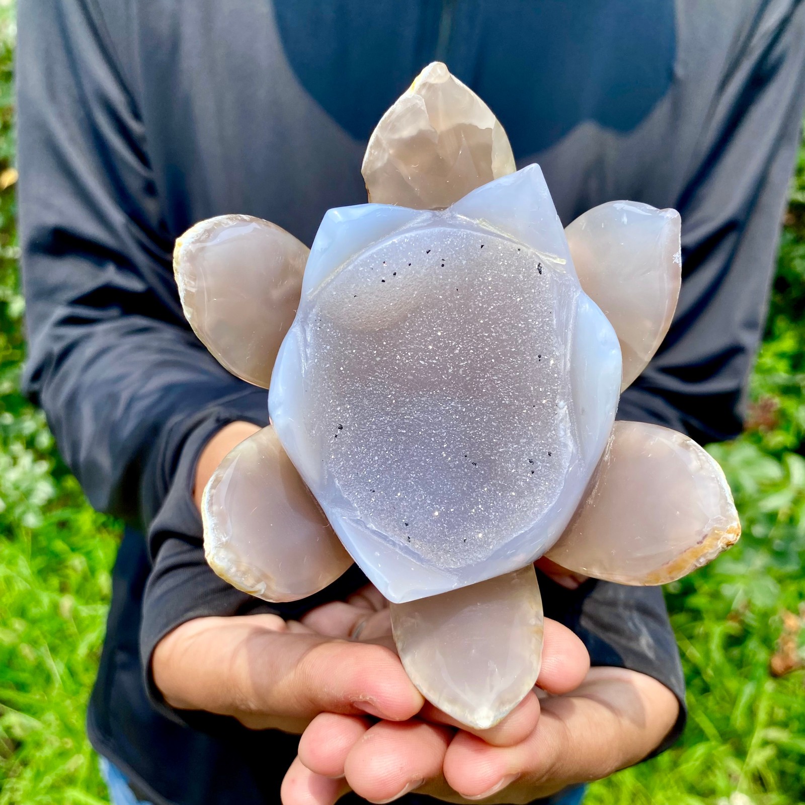 250G Drunken agate lotus hand carved meditation crystal display decoration