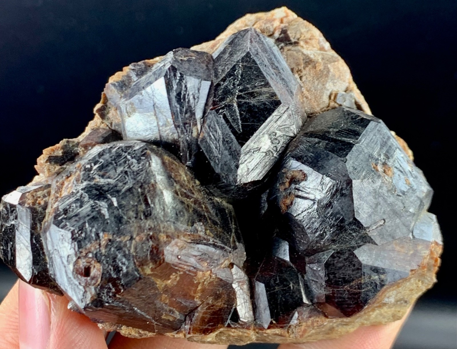 220 Gram Natural Garnet specimen mineral Gemstone from Afghanistan
