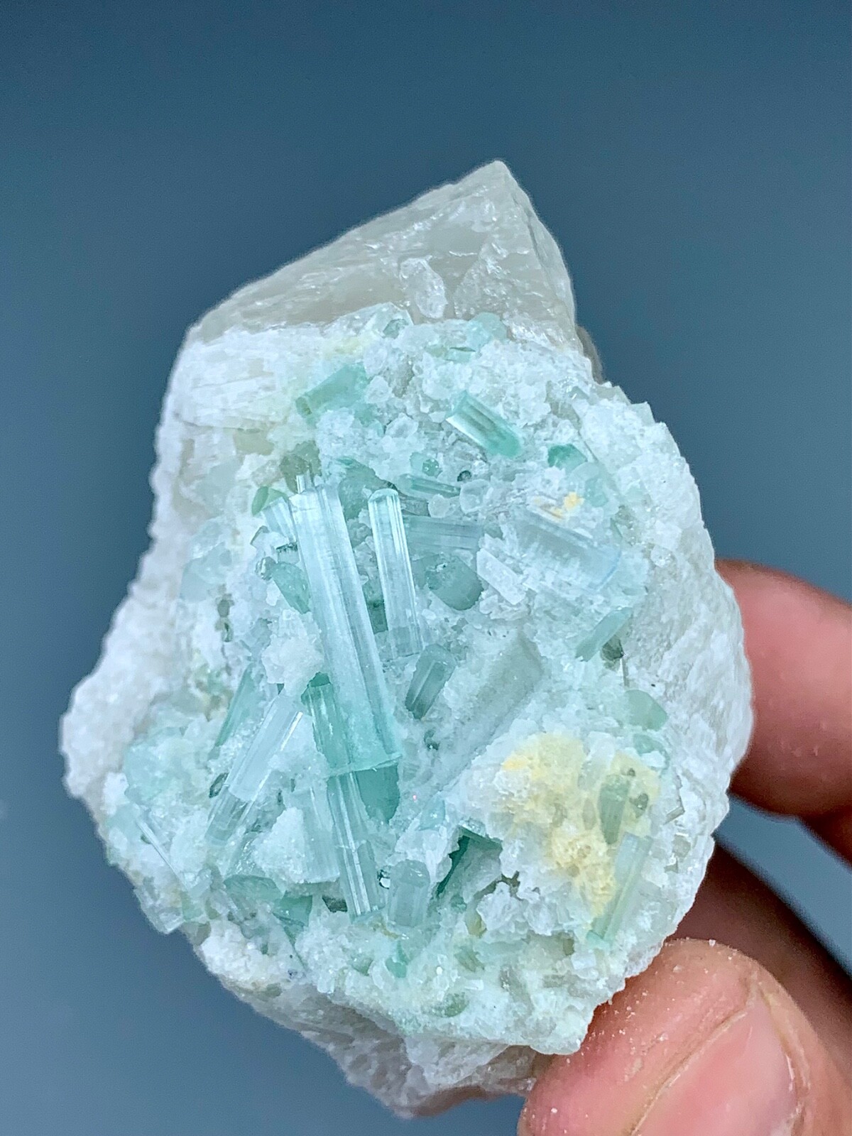 177 Gram Natural Seafoam Tourmaline Crystals On Quartz Combine Cleavelandite