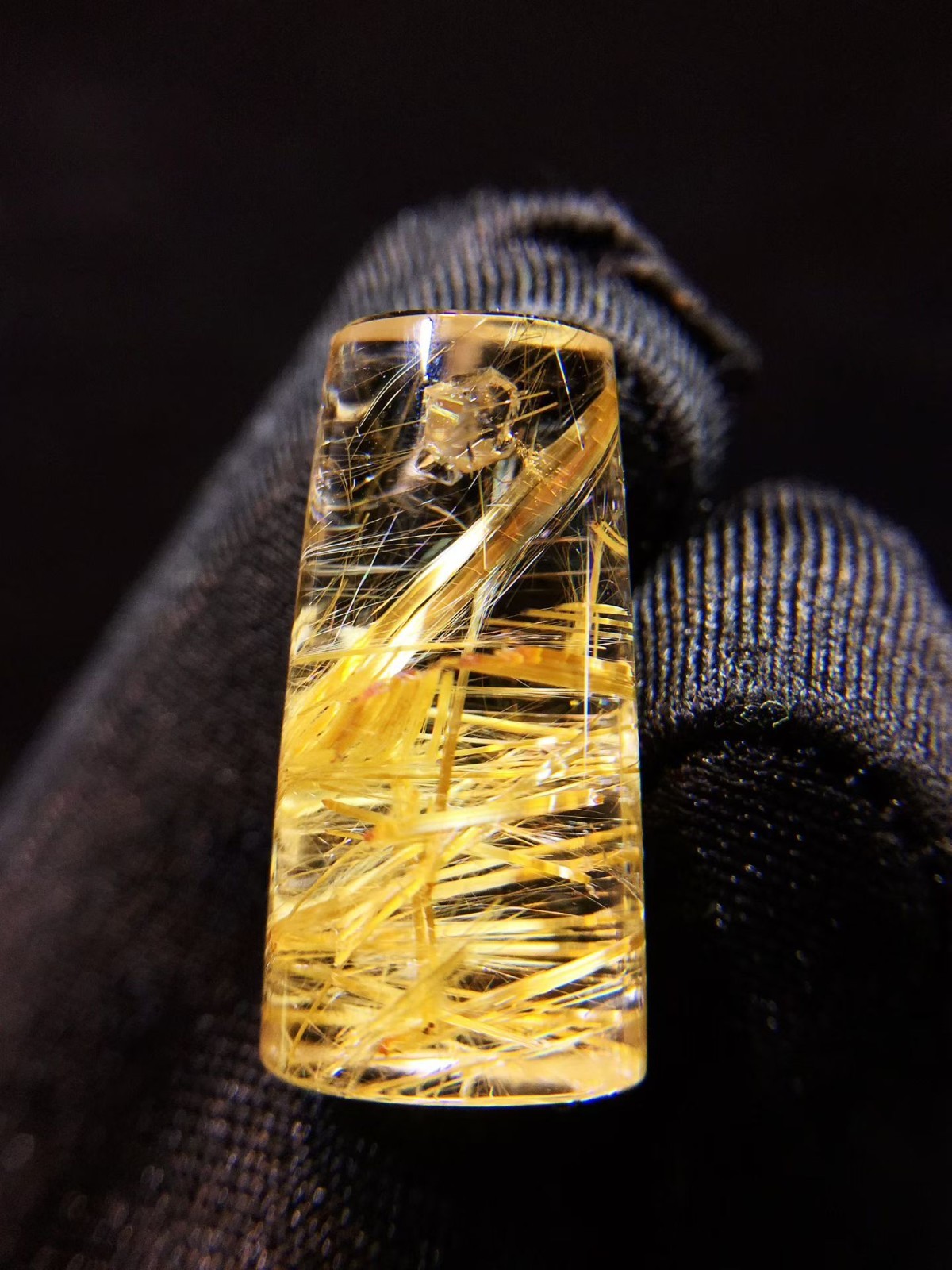 22*11*9.8mm A++ Natural Gold Rutilated Quartz Titanium Crystal Pendant 4.5g