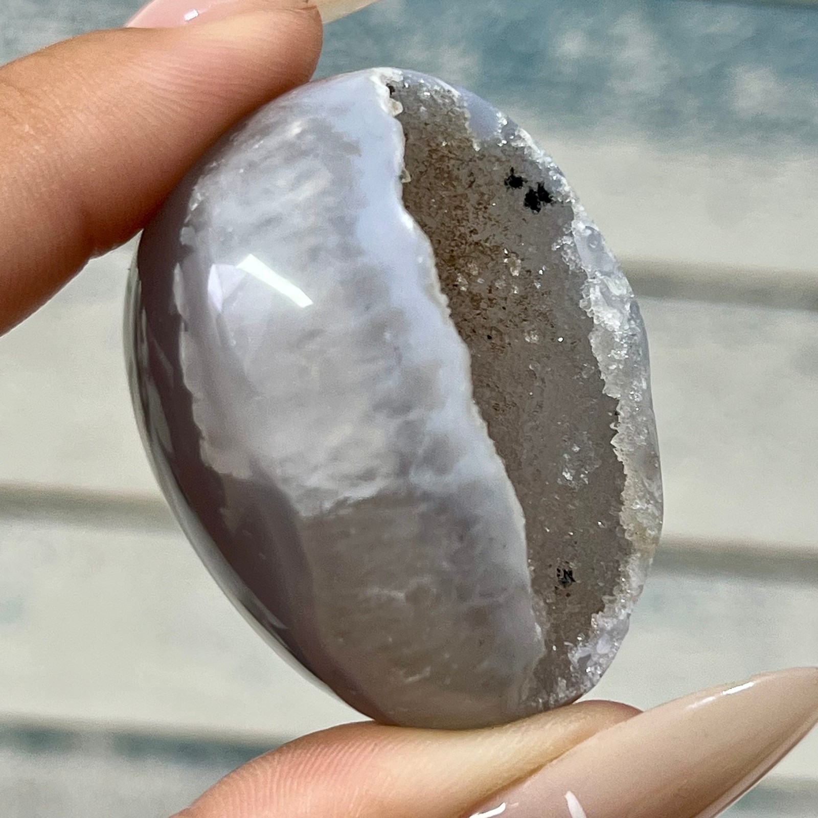 47 g Natural Crystal Agate Egg Geode Druzy Home Office Decor Display Art