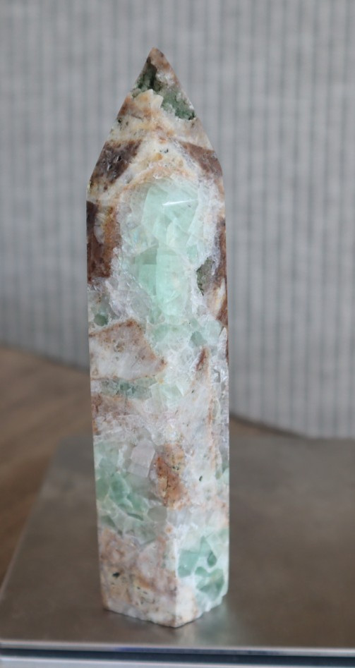SPHALERITE WITH FLUORITE TOWER 5.07 INCHES TALL 291.3 GRAMS