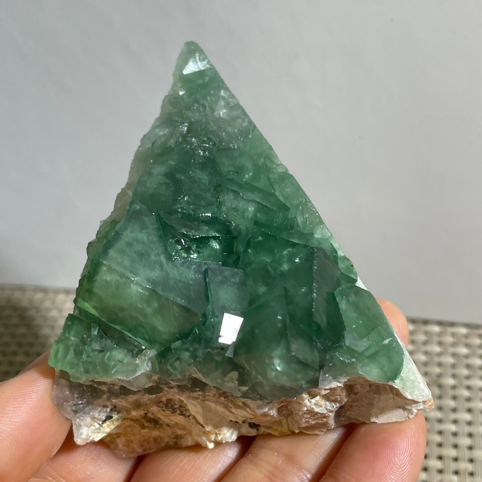 235g NATURAL Green FLUORITE Quartz Crystal Cluster Mineral Specimen