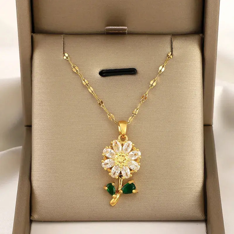 Women’s Fashion Jewelry Gold Cubic Zircon Sunflower Pendant Necklace 1PC