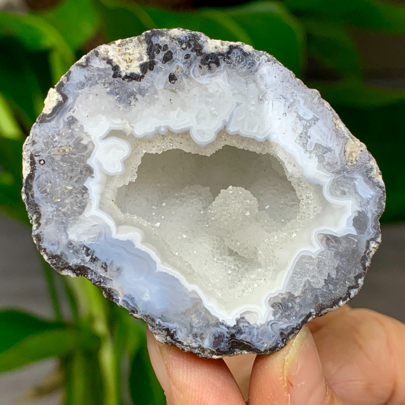 126G Natural agate geode quartz crystal rough sample spiritual energy repairA419
