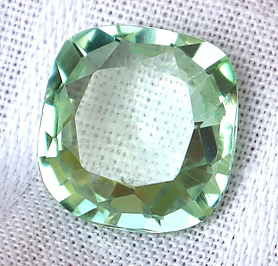 Natural Green Sapphire 4.05 Ct Cushion Cut Certified Loose Gemstone