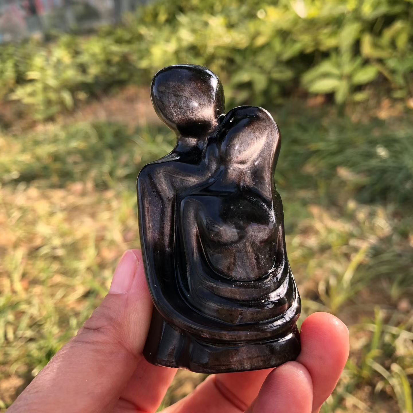 1 pcs Natural Silver Obsidian Crystal Hugging Couple Statue Romantic Love