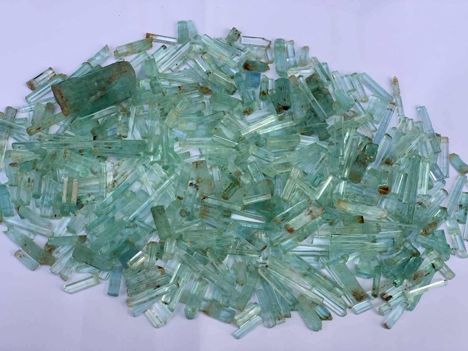 607 Carats Natural Rough Emerald Terminated crystals/mostly eye Clean To Si .