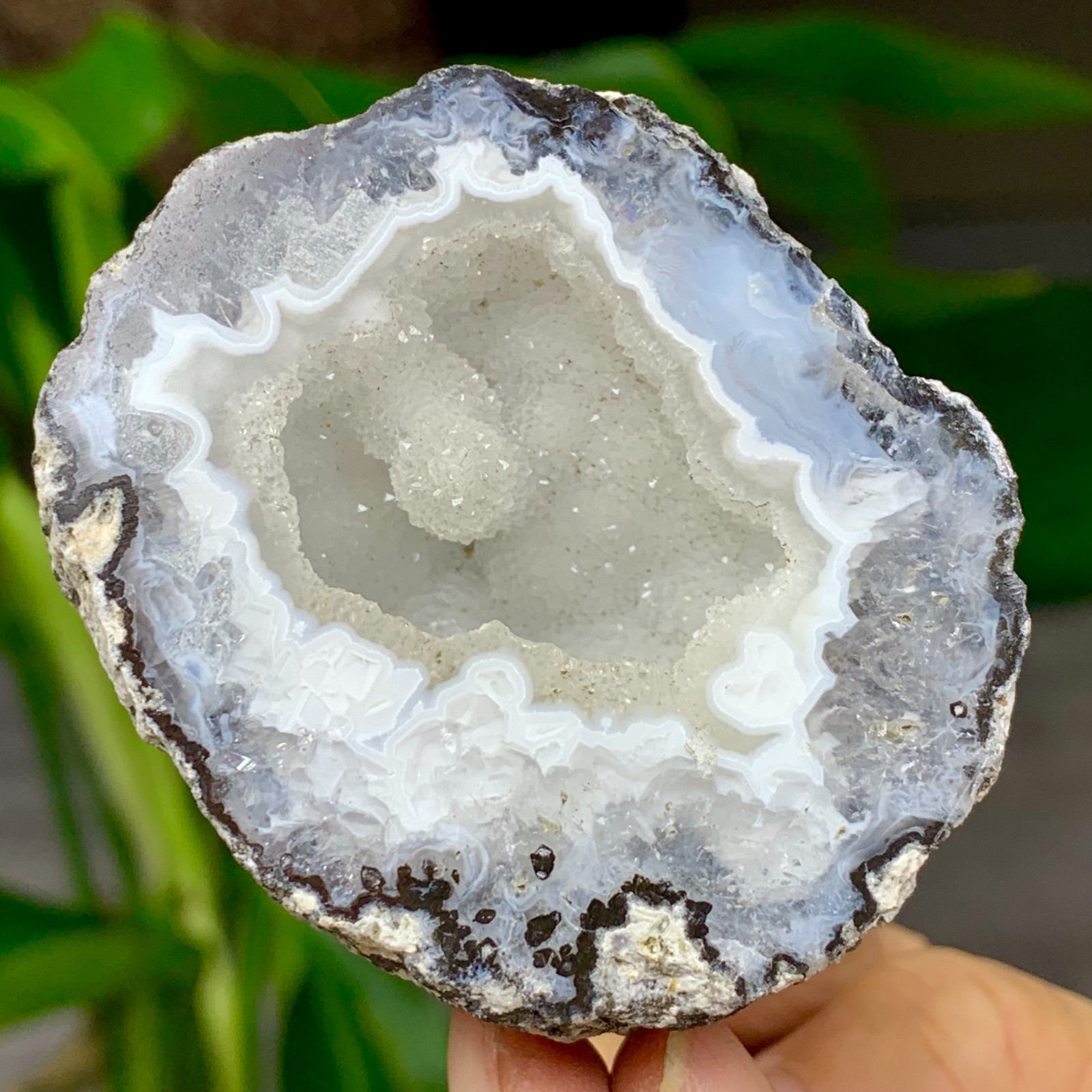 126G Natural agate geode quartz crystal rough sample spiritual energy repairA419
