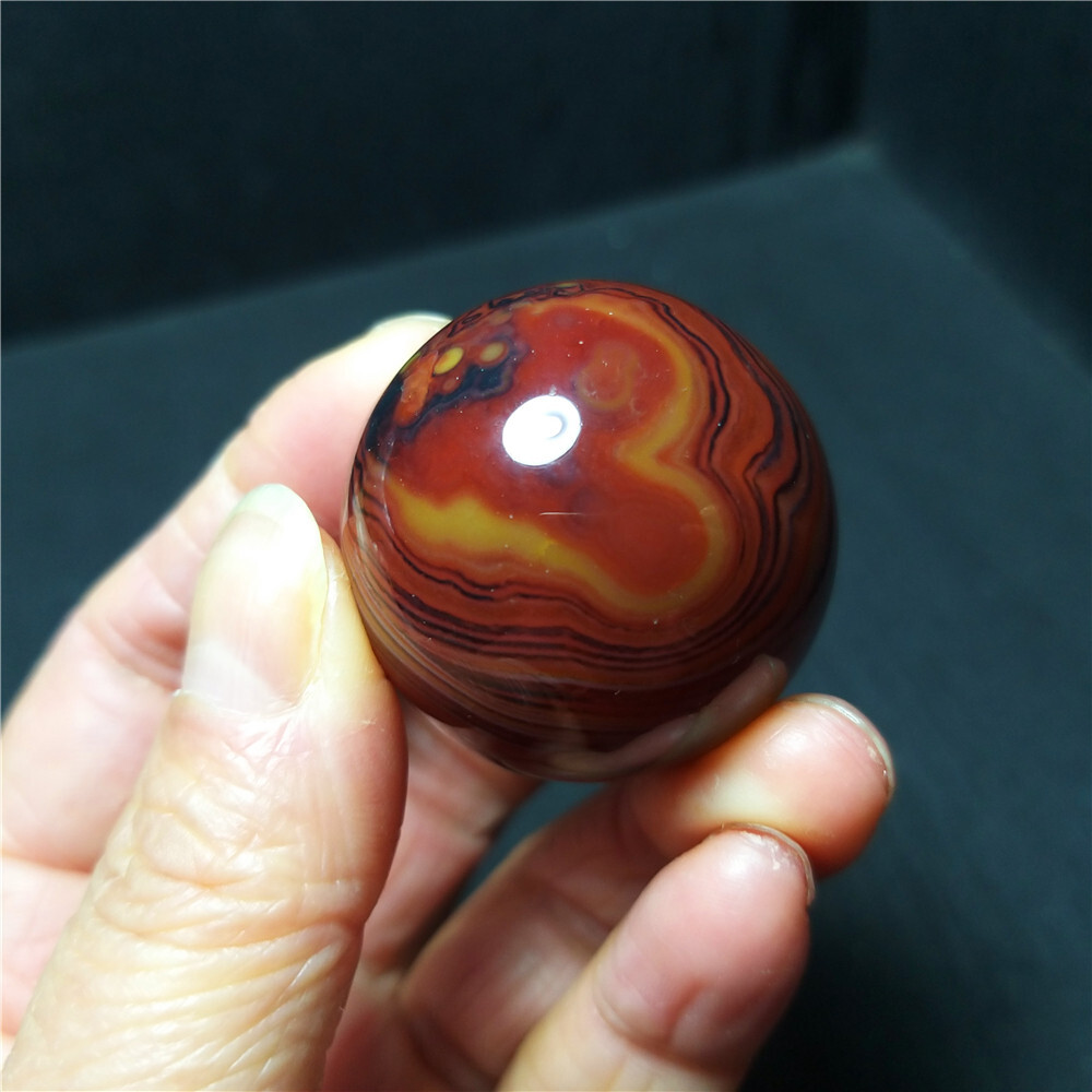 TOP 58.2G 34mm Natural Polished Banded Agate Stone Sphere Ball Healing A3512