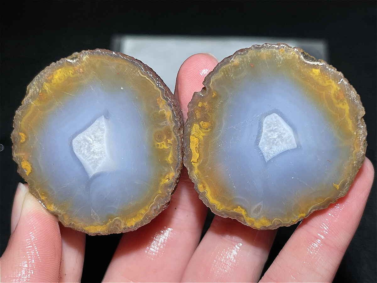 1Pair China Agate Hebei xuanhua natural Crystal Geodes collectible 108g D101