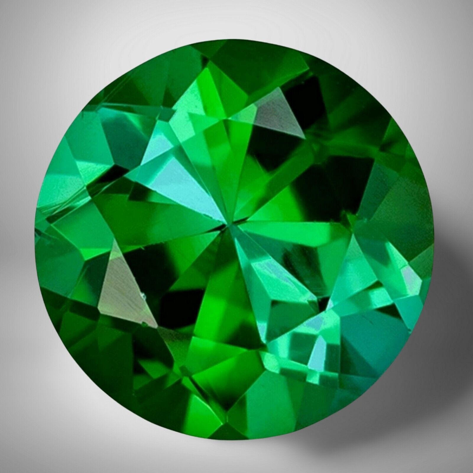 Green Tourmaline Round Cut Gemstone 1.80 Cts – 8 mm Vivid Precious Jewelry Gem