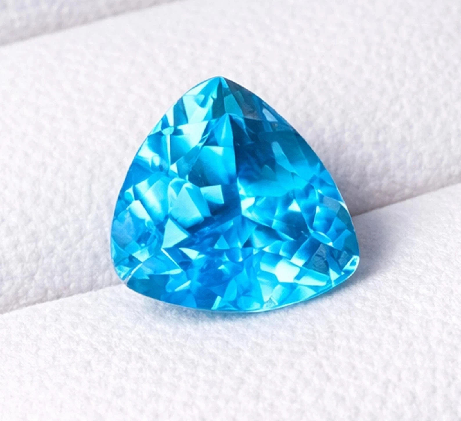 Natural Neon Blue Paraiba Tourmaline 8.12 Ct+ Trillion Cut Loose Gemstone