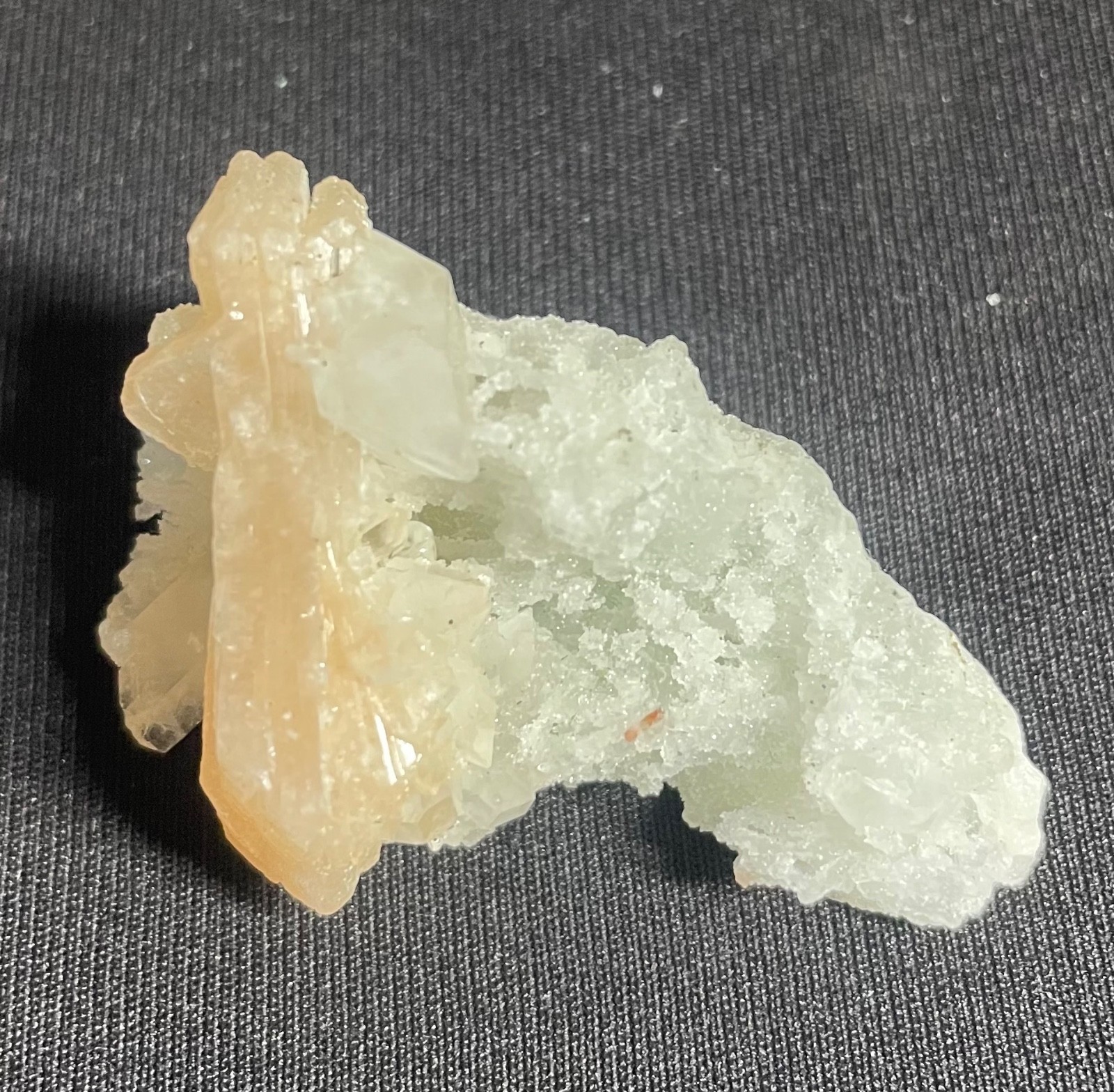 Natural stilbite crystal in quartz mineral specimens 34 gr
