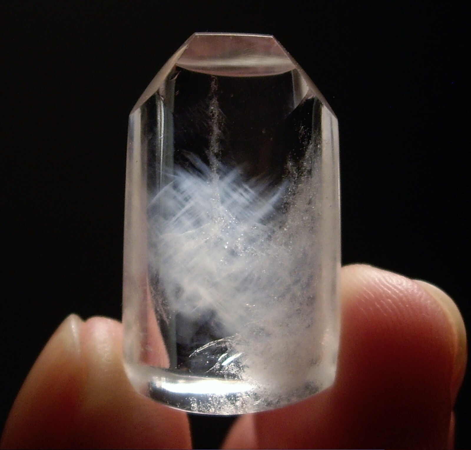 Small Clear Quartz w/ Feathery Blue Internal Light Refraction Phenomena 6.2g