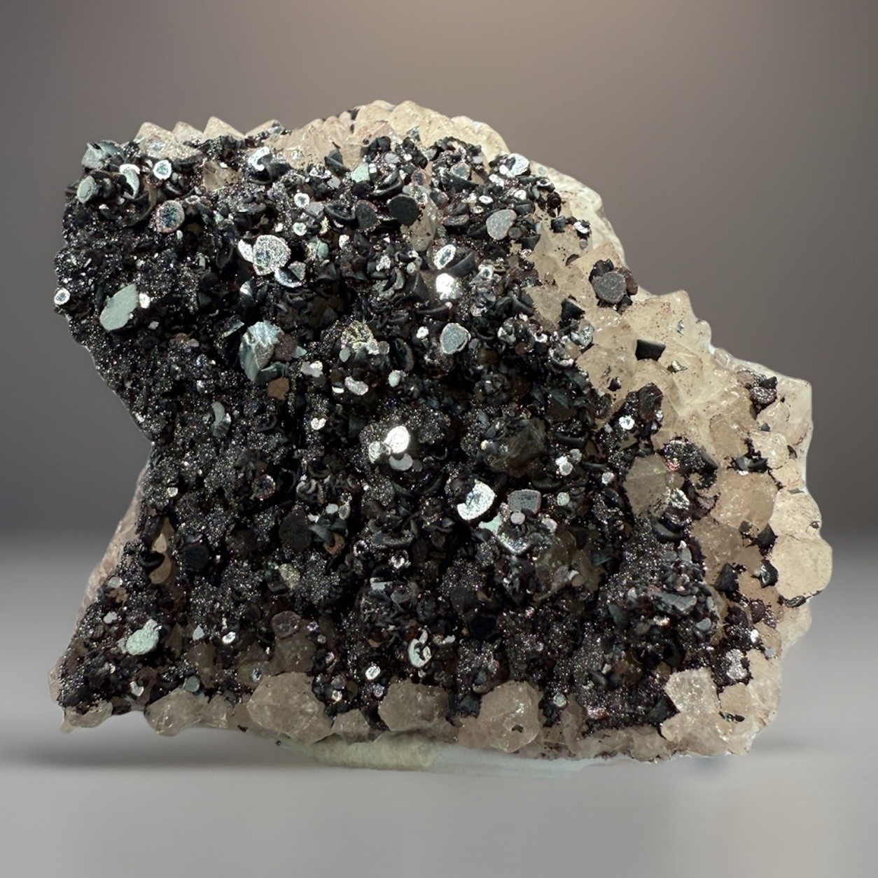 Hematite On Quartz Xls : Brezouard . Ste Marie Aux Mines , France 🇫🇷