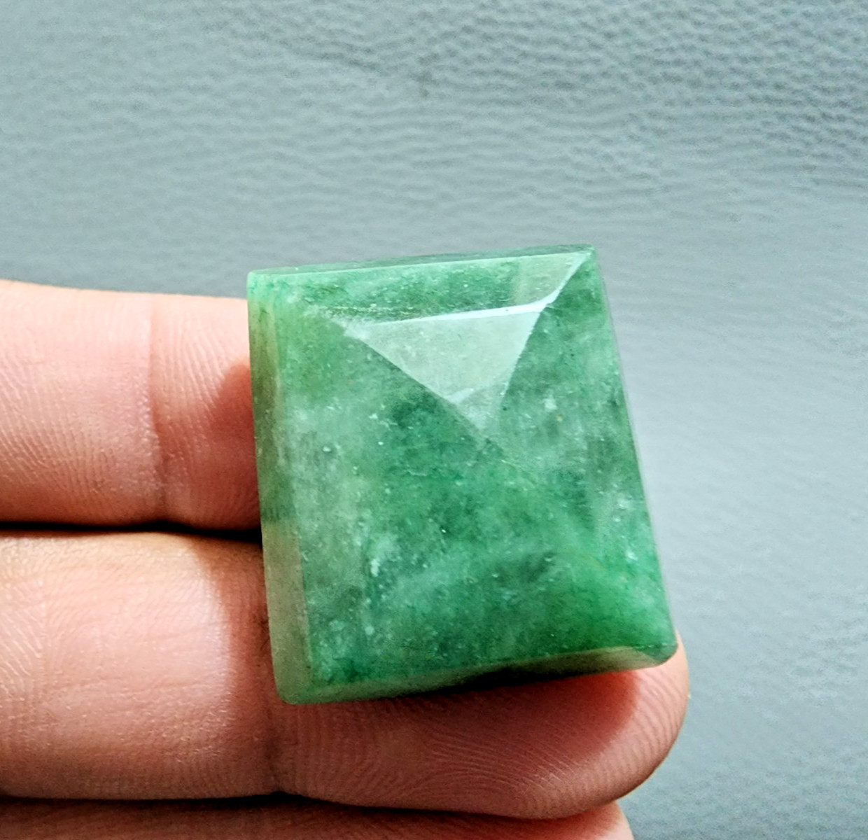 Top AAA+ Green Brazilian Emerald 70.60Crt Large Size Gemstone Jewelry For Making