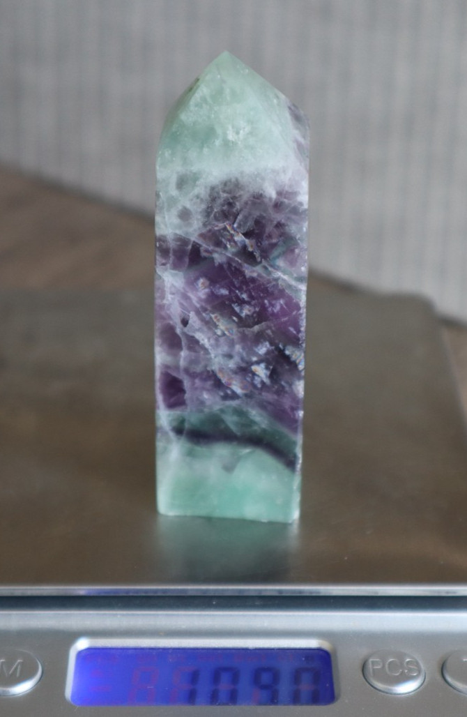 FLUORITE POINT (4 SIDED) 3.15 INCHES TALL/ 109 GRAMS