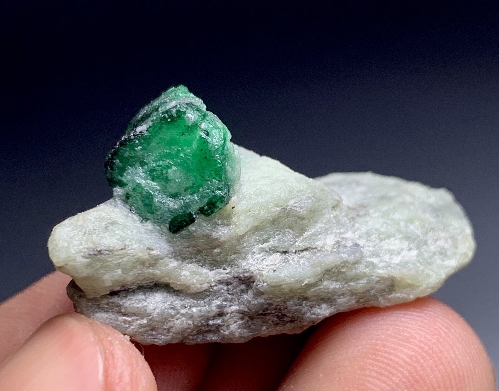 46 Carats Natural Emerald Crystal Specimen From Pakistan.
