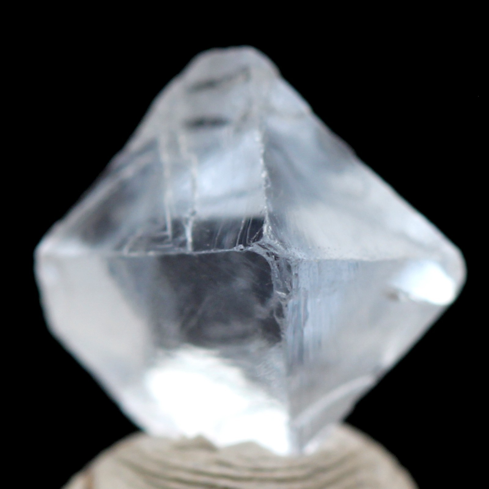 BLUE FLUORITE OCTAHEDRON Crystal Healing Mineral Cluster Specimen CHINA