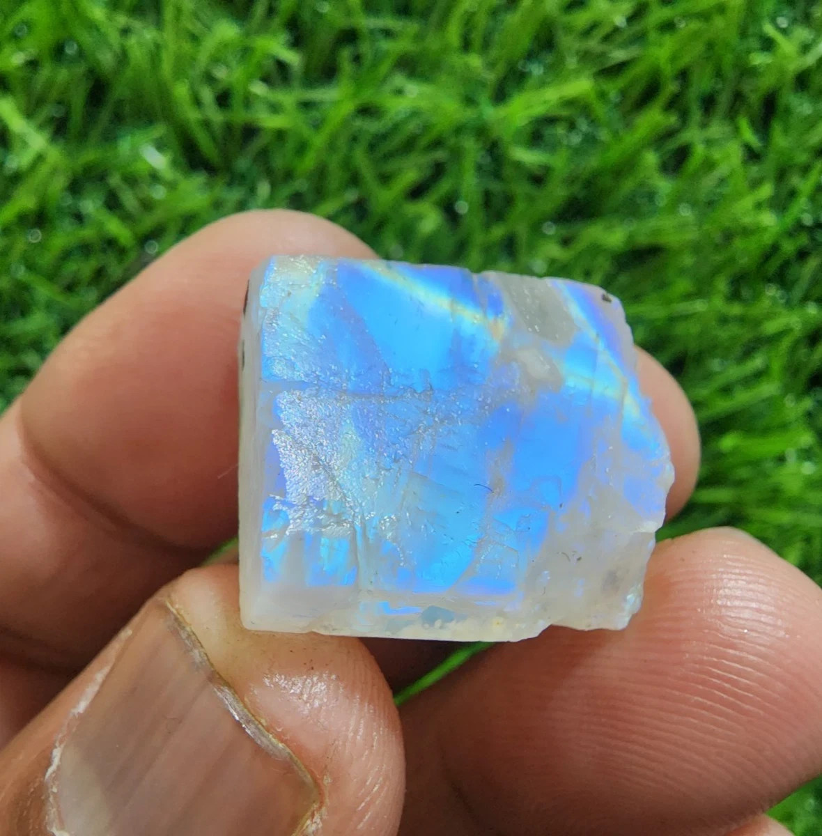 Beautiful Piece Rainbow Moonstone Raw 40 Crt Moonstone Rough Jewelry Making