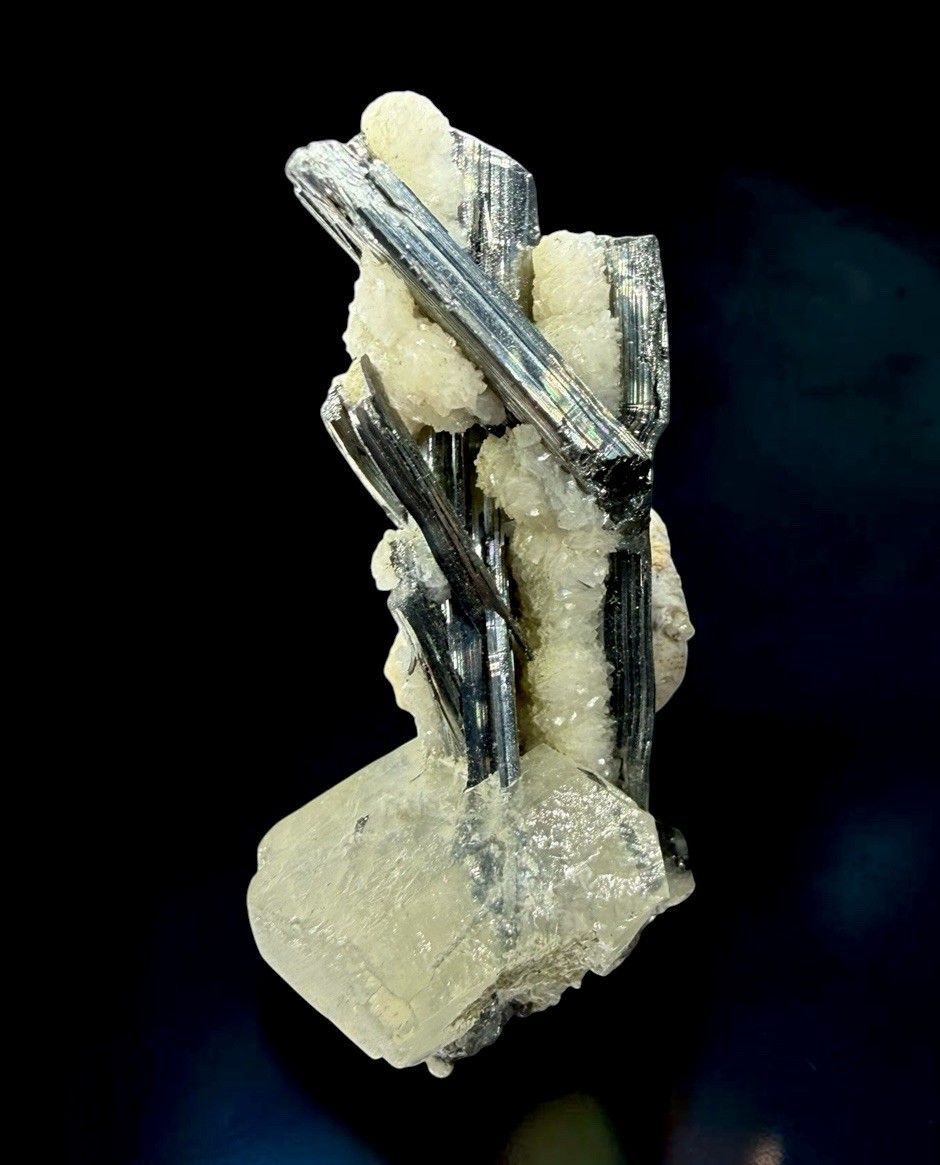 Calcite On Stibnite Crystals : Lushi Mine . Henan Province , China 🇨🇳