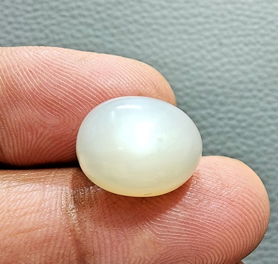 14Ct Rare White Moonstone Cabochon Oval Shape Eye-Clean Loose Gemstone For Ring