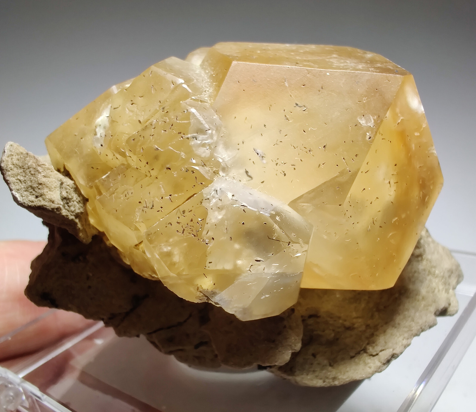 Excellent Berry Calcite crystals large, UV. Berry Quarry, Indiana. 170 grams.