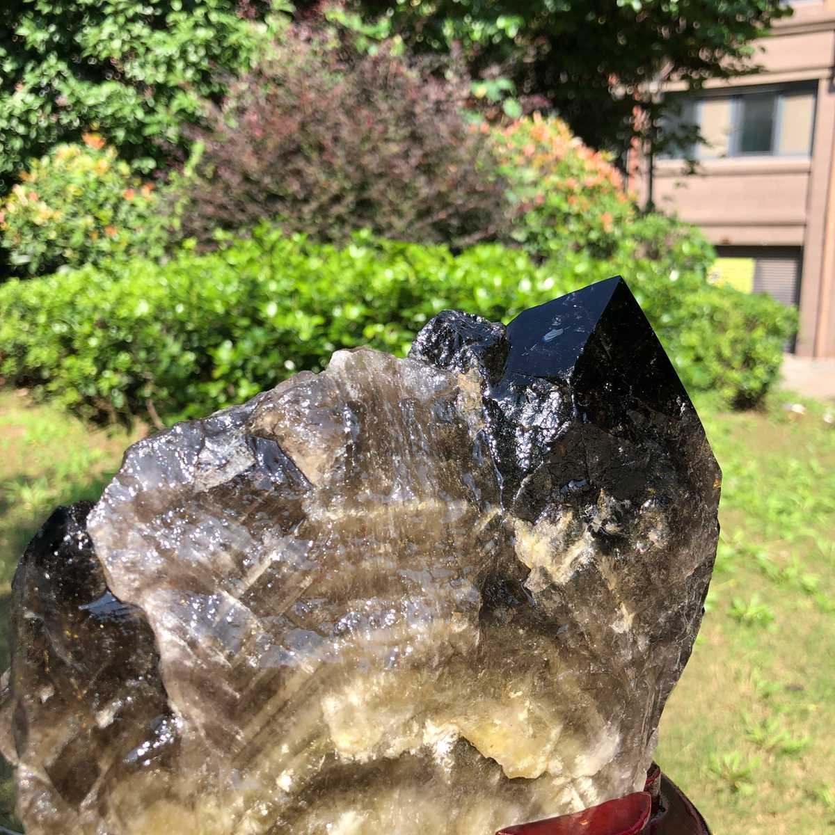 3210g Natural tea crystal specimen + pedestal MH2298