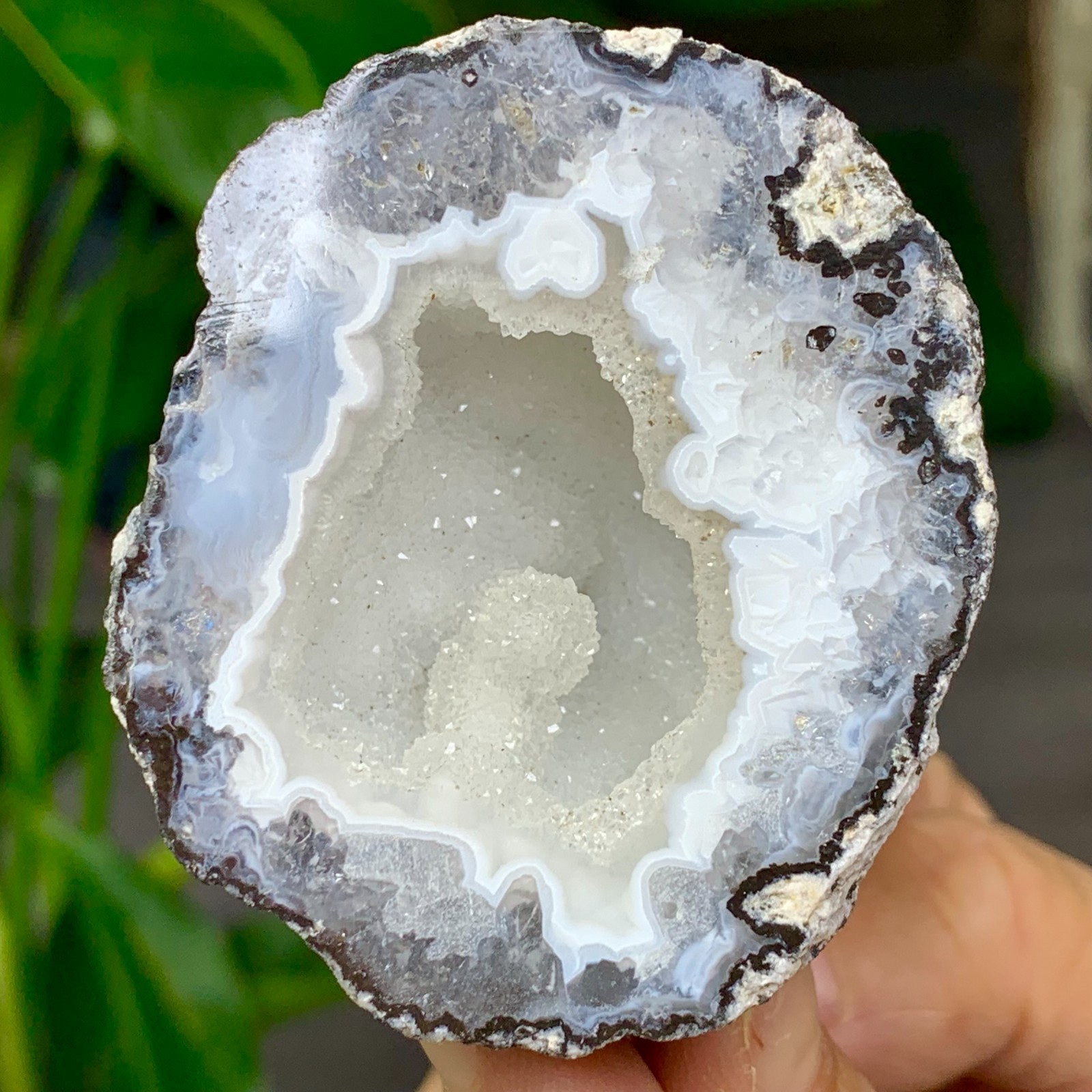 126G Natural agate geode quartz crystal rough sample spiritual energy repairA419