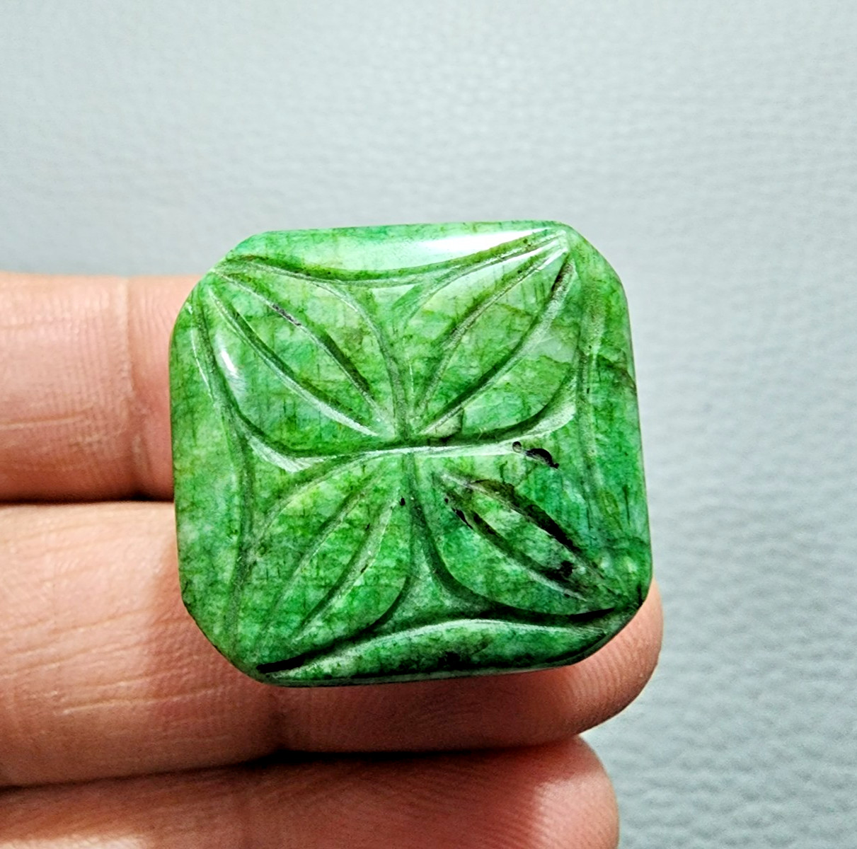 93.60 Crt Exquisite Green Brazilian Emerald Carving Loose Gemstone For Jewelry