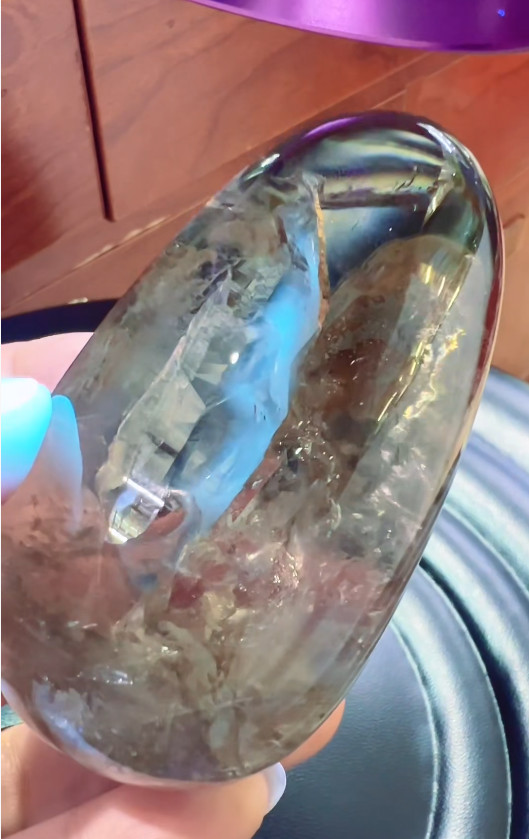 77*45*39mm Natural Enhydro Quartz Moving Water Drop Specimens Reiki Palm