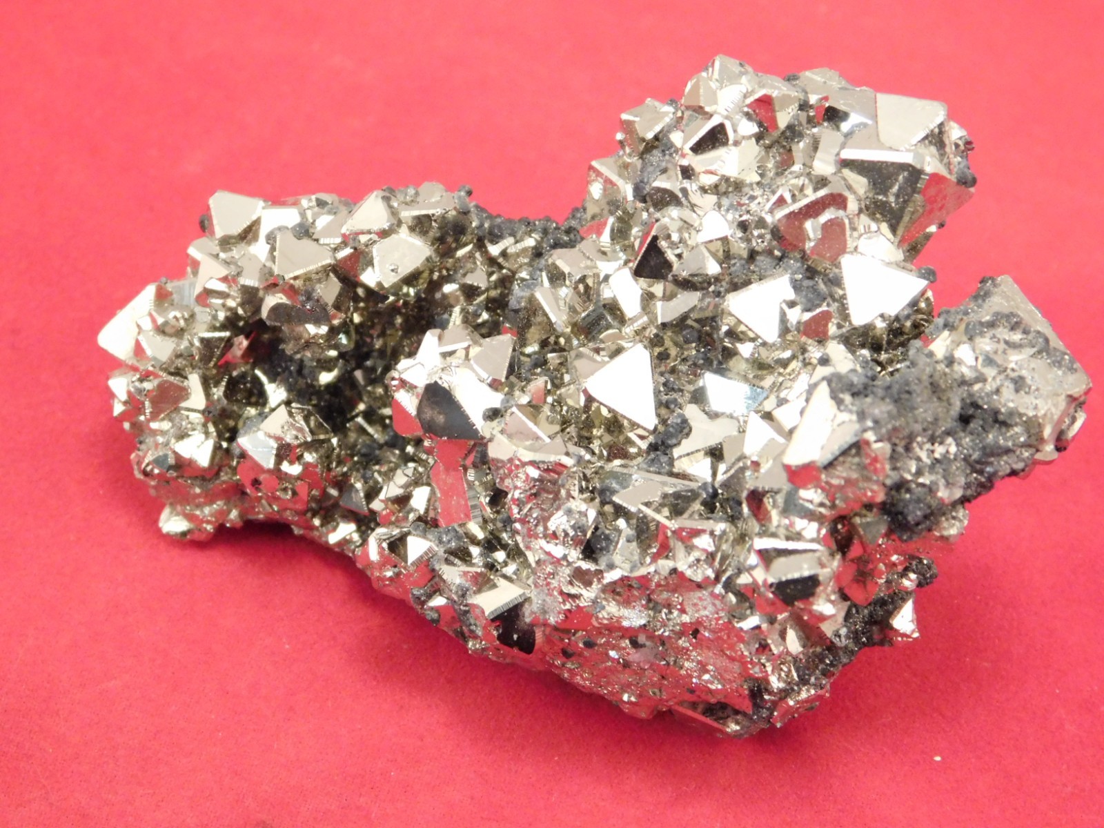 PYRAMID Shaped Crystals! AAA Tetrahedron PYRITE Crystal Cluster Peru 202gr