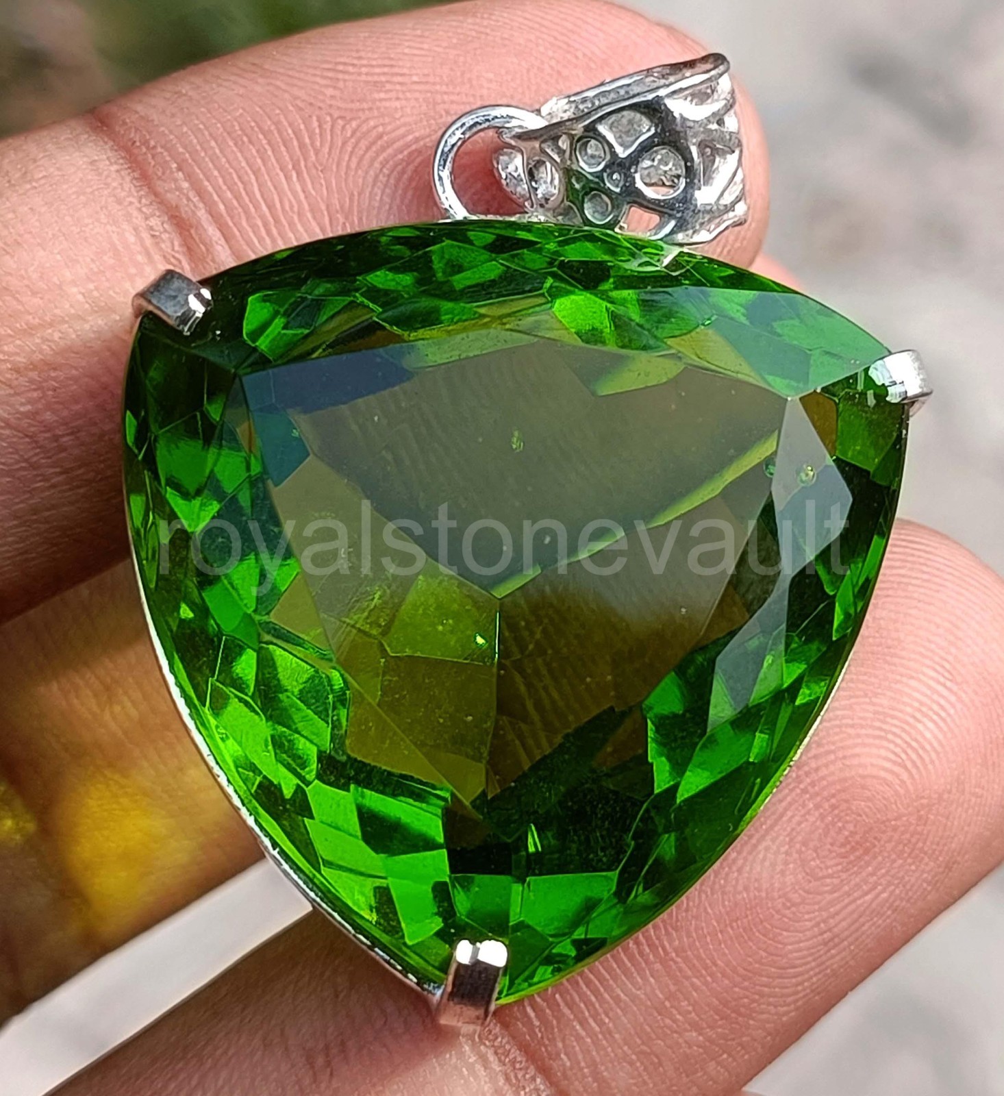 100.80 Ct Natural Peridot Trillion Shape 925 Silver Pendant Free Chain IGL 6FHM