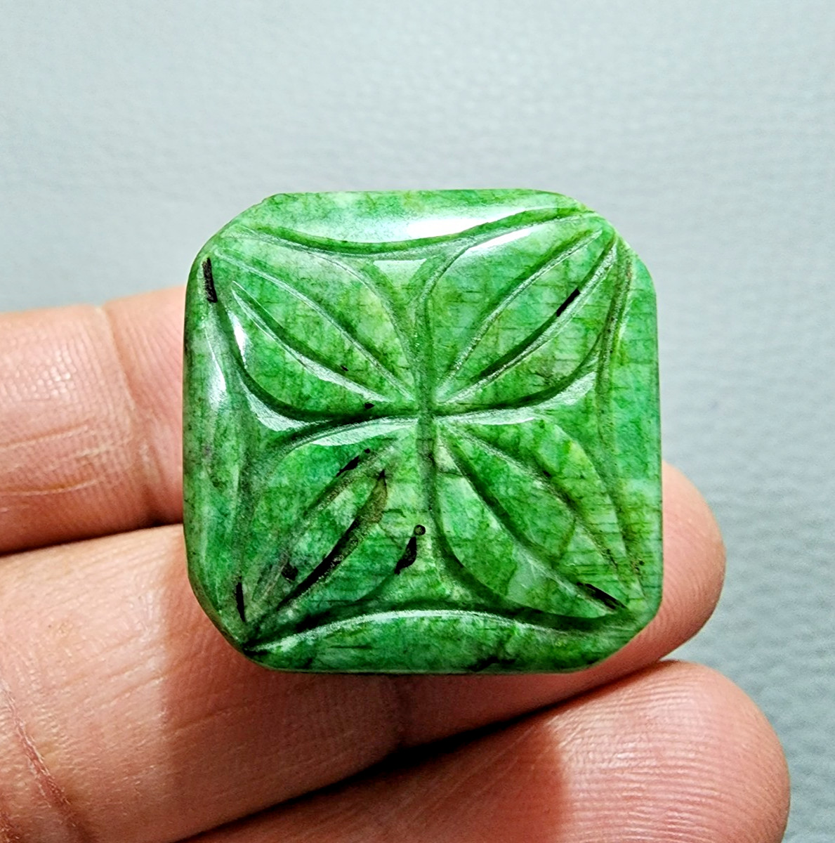 93.60 Crt Exquisite Green Brazilian Emerald Carving Loose Gemstone For Jewelry