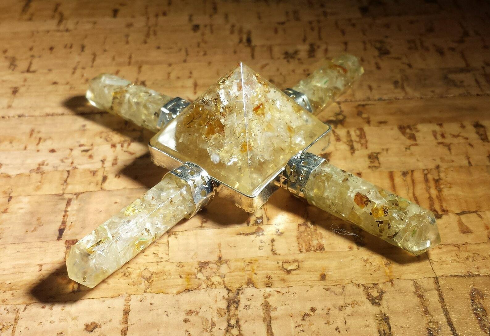 CITRINE ORGONE 4 POINT GEMSTONE ENERGY GENERATOR ORGONITE