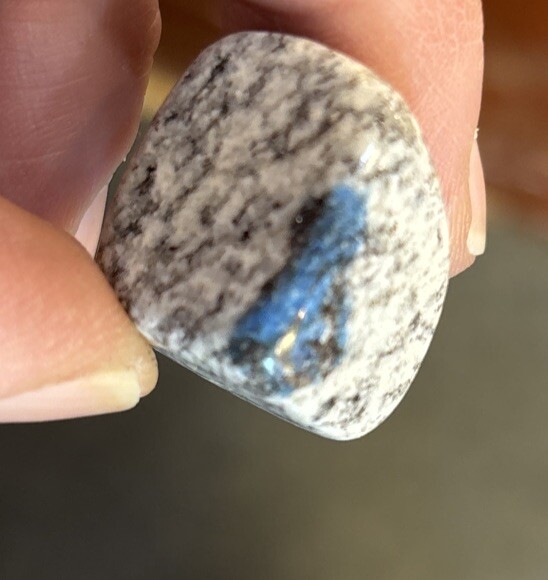 1 Kilogram Of Tumbled A Grade K2 Average Size 14 Grams